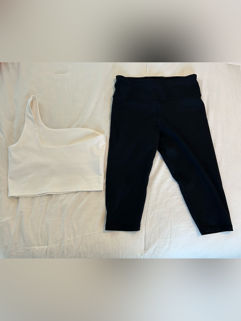 GAP Black Leggings with One Shoulder Sports Bra